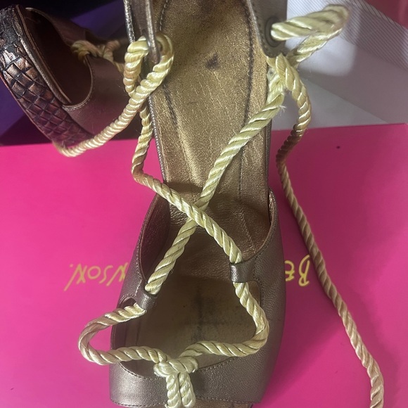 Sz9 Beyoncé’s House of Deréon gold, lace up, platform heels. - Picture 7 of 16
